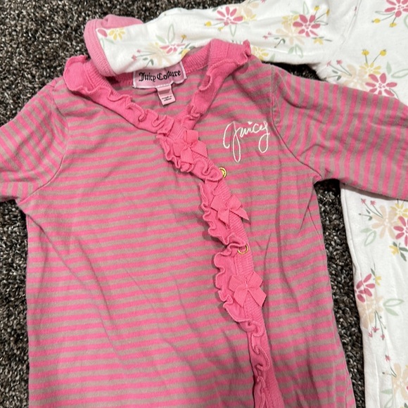 Baby Girl Sleeper Bundle 3-6 Months - Picture 2 of 3